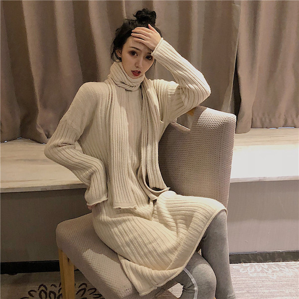 Rochie lunga tricotata in bej si maro