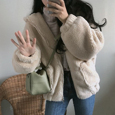 Női pehelykabát zsebekkel és kapucnival, kék és bézs színben