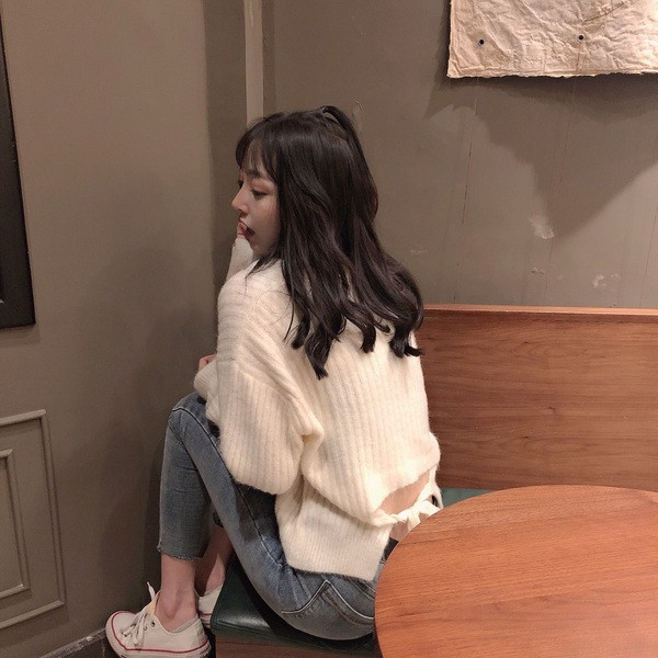 Női rövid pulóver két színben megkötős