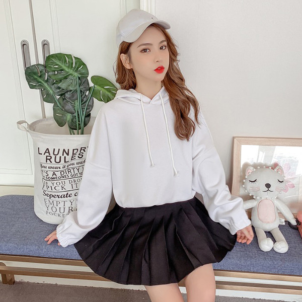 Modern női pulóver kapucnival több színben - rövid modell