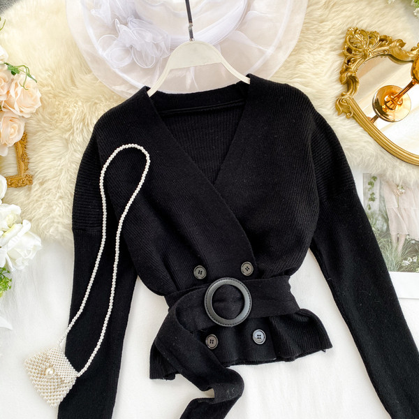 Modern női blúz övvel és spitz nyakkivágással, négy színben