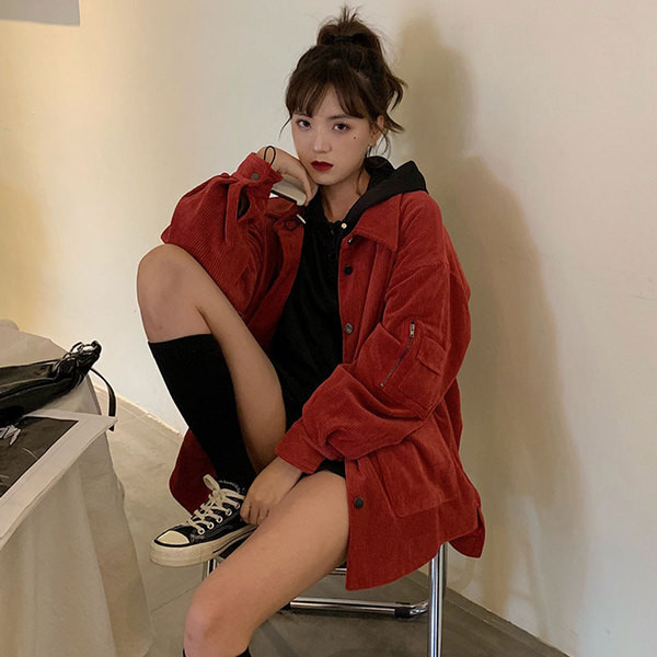 Női aktuális kabát két színben, oldalsó cipzárral