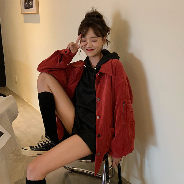 Női aktuális kabát két színben, oldalsó cipzárral