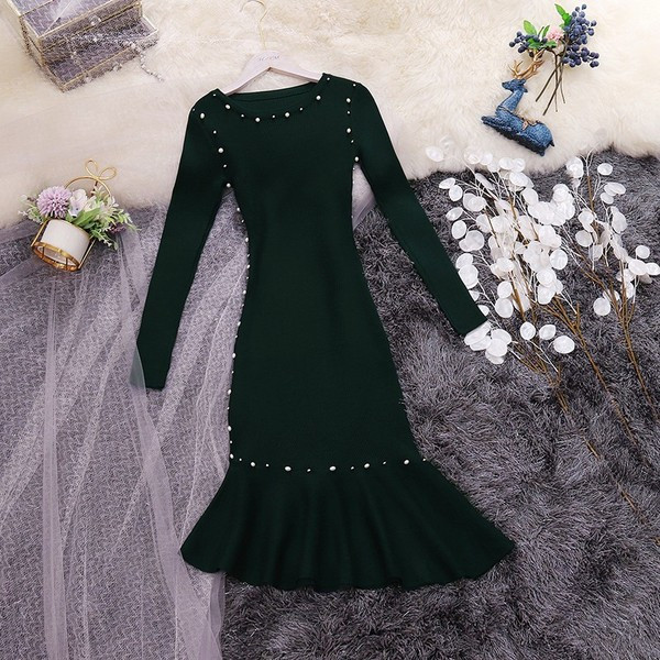 Rochie moderna de dama asimetrica cu perle si decolteu oval in mai multe culori