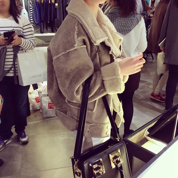 NOU Palton modern de damă cu căptușeală moale în bej și negru