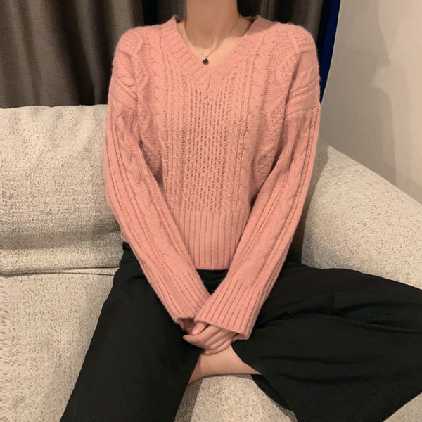 Női rövid pulóver több színben, spitz nyakkivágással