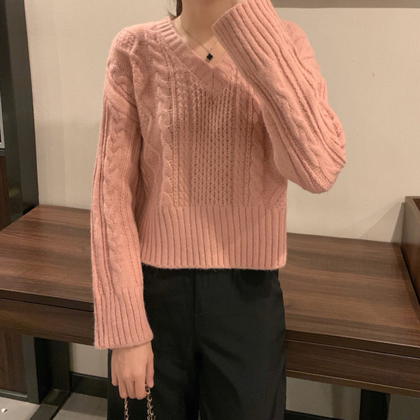 Női rövid pulóver több színben, spitz nyakkivágással