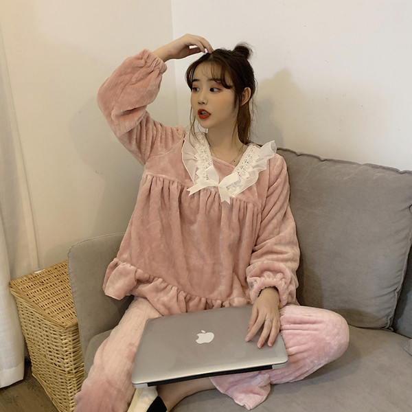 Pijamale de dama roz cu dantela