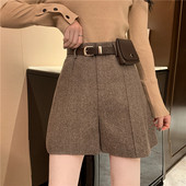 Актуални дамски къси панталони с висока талия в два цвятя