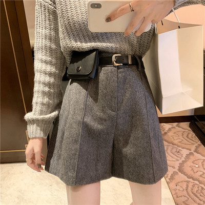 Актуални дамски къси панталони с висока талия в два цвятя