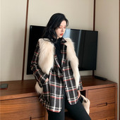 Σύντομο γιλέκο από συνθετική γούνα σε λευκό χρώμα