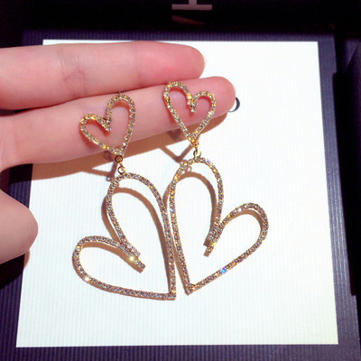 Μοντέρνα γυναικεία σκουλαρίκια σε σχήμα καρδιάς με πέτρες - δύο χρώματα