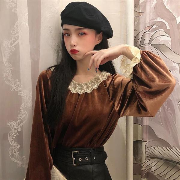 Női modern blúz két színben csipkével - bársony