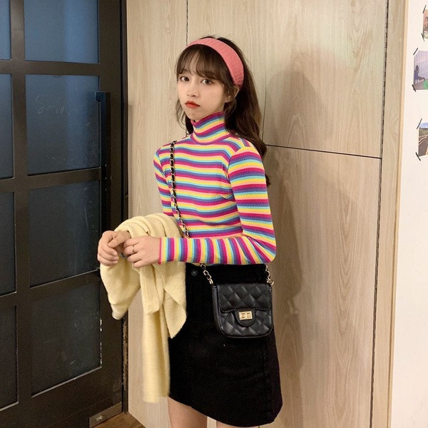 Γυναικεία ριγέ μπλουζάκι λεπτό μοντέλο με κολάρο 