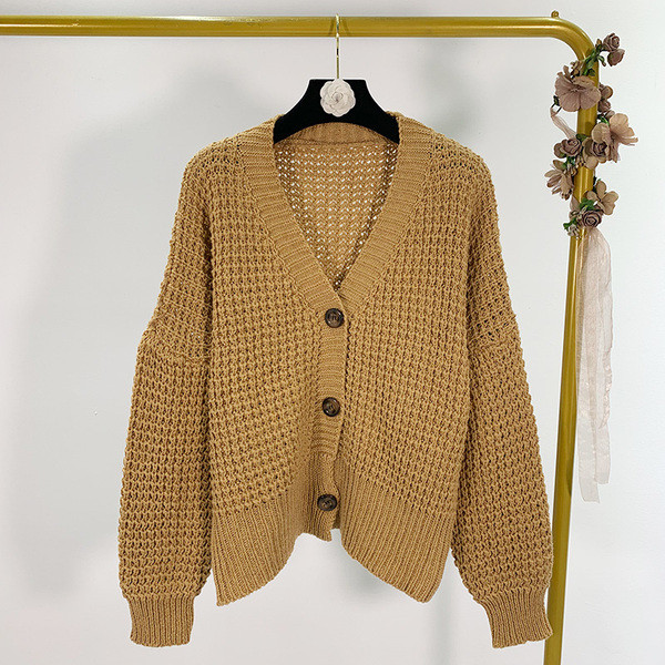 Καθημερινή γυναικεία ζακέτα με βαθύ λαιμόκοψη και κουμπιά σε τρία χρώματα