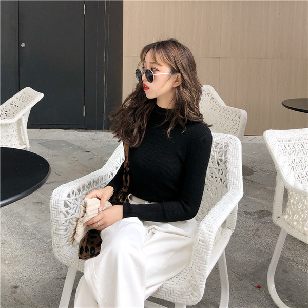 Bluză casual de damă în mai multe culori cu guler semiînalt