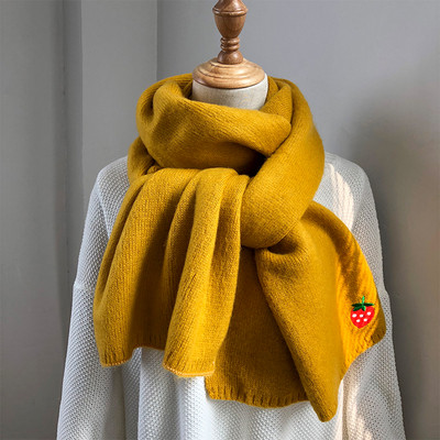 Esarfa dama tricotata cu broderie in diferite culori