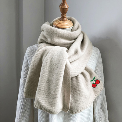 Esarfa dama tricotata cu broderie in diferite culori