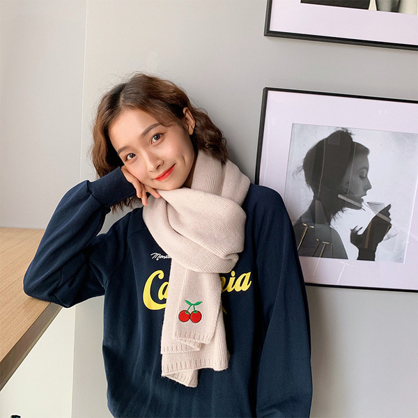 Esarfa dama tricotata cu broderie in diferite culori