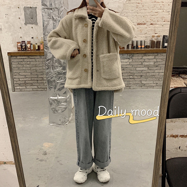 Palton de dama model larg cu nasturi si buzunare