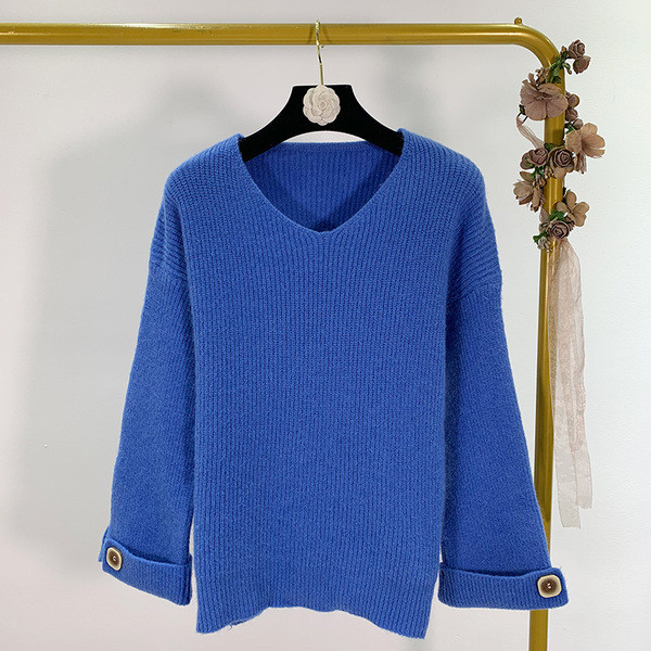 Női pulóver 7/8-as ujjakkal és gombokkal, három színben