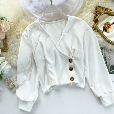 Γυναικεία μπλούζα με V-λαιμόκοψη και κουμπιά σε διάφορα χρώματα