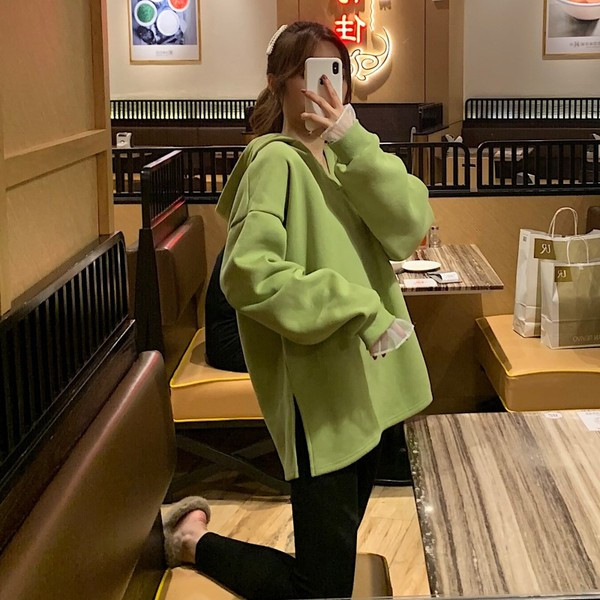 Női széles pulóver két színben, kék és zöld, kapucnival