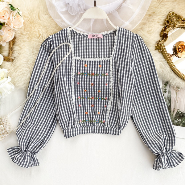 Női kockás ing három színben hímzéssel