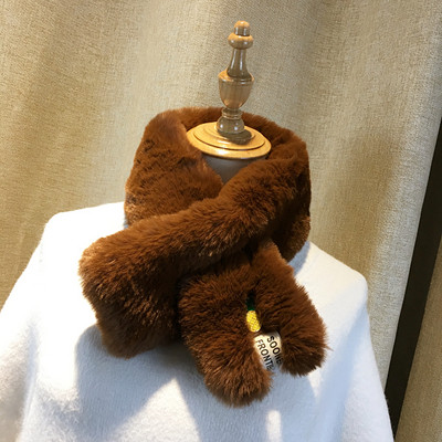 Γυναικείο κασκόλ κεντημένο σε διάφορα χρώματα