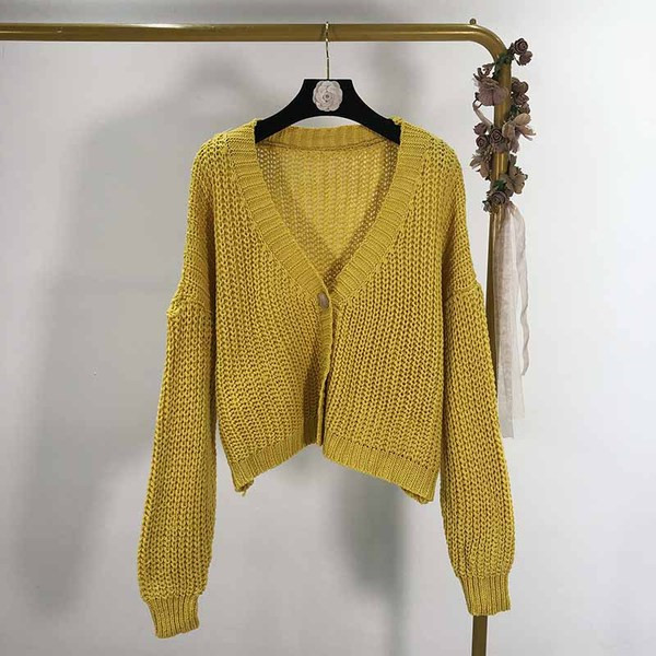 Cardigan scurt cu decolteu spitz și nasture în trei culori