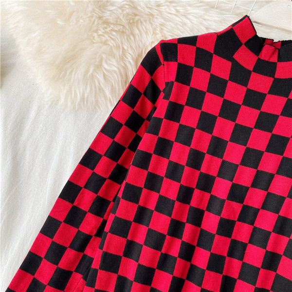 Μοντέρνα μπλούζα με μεγάλο κολάρο και μακριά μανίκια σε δύο χρώματα