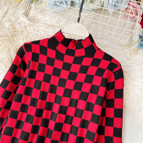 Μοντέρνα μπλούζα με μεγάλο κολάρο και μακριά μανίκια σε δύο χρώματα