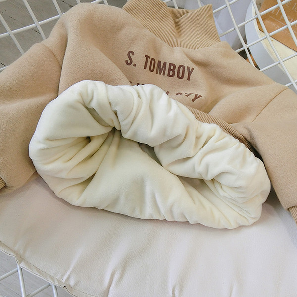 Modern gyerek pulóver polo gallérral és rátéttel barna, lila és bézs színben