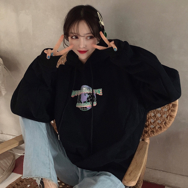 Hanorac casual dama cu aplicare de culoare verde si negru