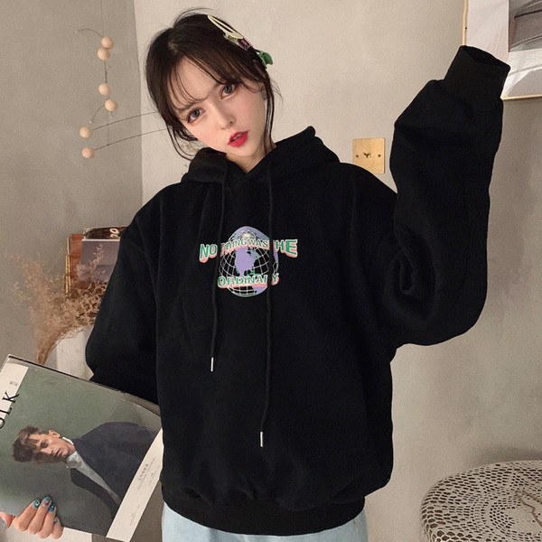 Hanorac casual dama cu aplicare de culoare verde si negru