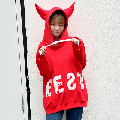 Alkalmi női blúz kapucnival és 3D elemmel