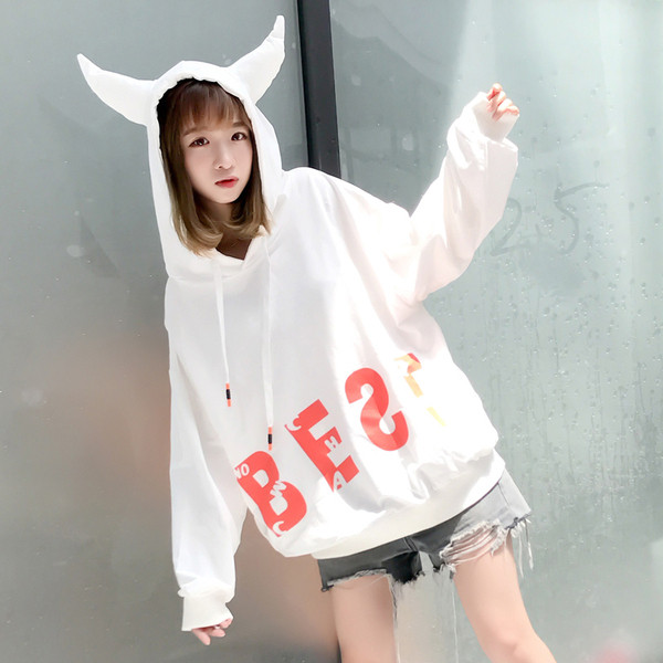 Alkalmi női blúz kapucnival és 3D elemmel