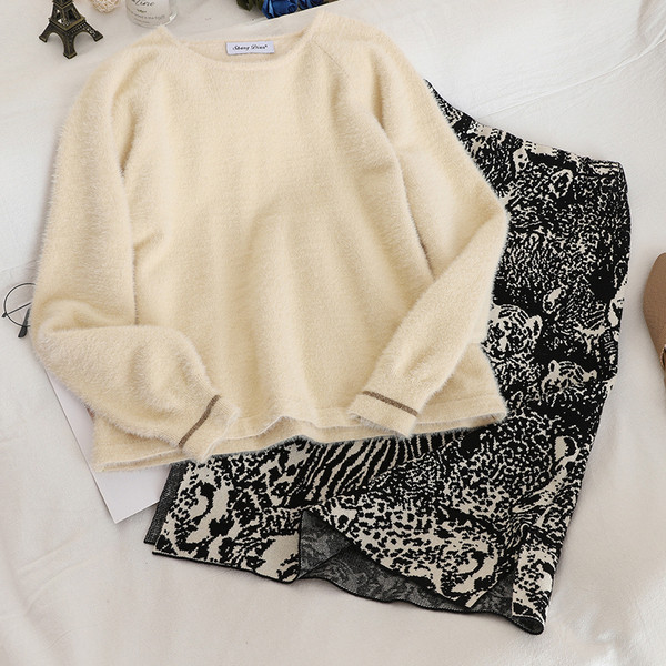 Modern női pulóver és szoknya szett vékony kötésből