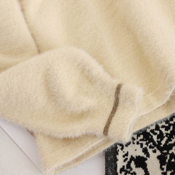 Modern női pulóver és szoknya szett vékony kötésből