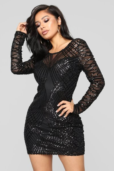 Elegáns női rövid ruha, hosszú ujjú fekete színben