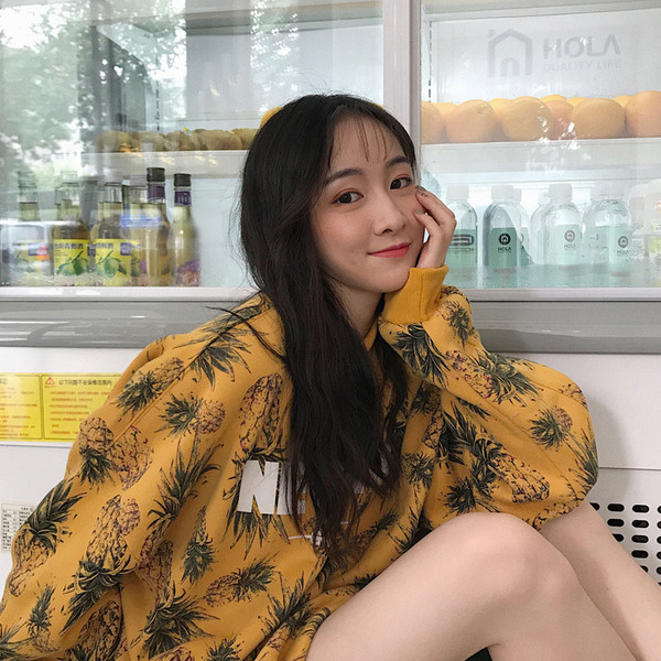 Női blúz hosszú modell színes rátéttel