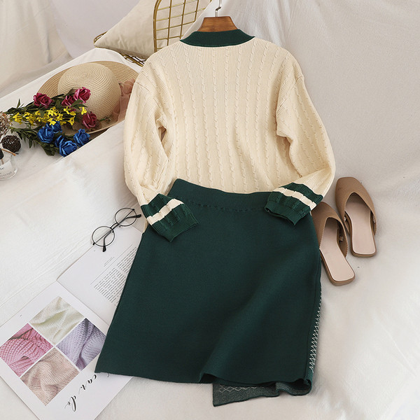 Modern női szett pulóverrel és magas derekú szoknyával