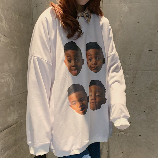 Μοντέρνα γυναικεία μπλούζα με εφαρμογή - μακρύ και φαρδύ μοντέλο