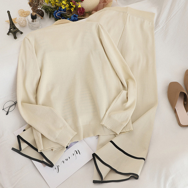 Három részből álló, fekete és bézs színű, napi női szett