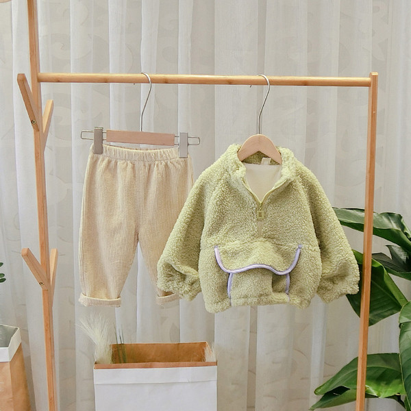 Μοντέρνο παιδικό φούερ με κέντημα σε πράσινο και λευκό χρώμα με φερμουάρ