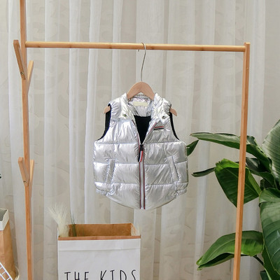 Μοντέρνο παιδικό γιλέκο με φερμουάρ με ασημί και μαύρο φερμουάρ για αγόρια