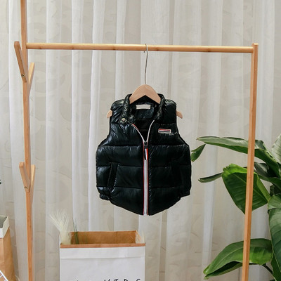 Μοντέρνο παιδικό γιλέκο με φερμουάρ με ασημί και μαύρο φερμουάρ για αγόρια