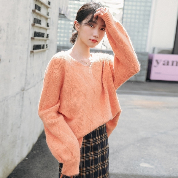 Alkalmi női pulóver spitz nyakkivágással és széles ujjakkal, négy színben