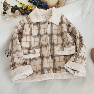 Карирано дамско палто с копчета в син и кафяв цвят