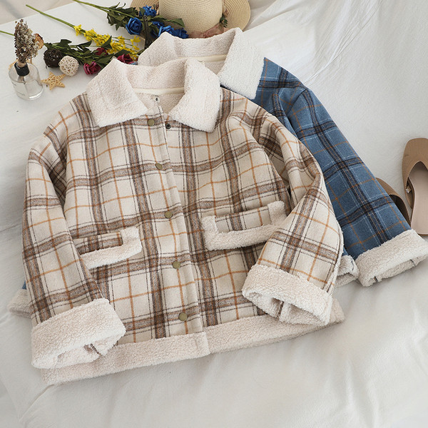 Карирано дамско палто с копчета в син и кафяв цвят